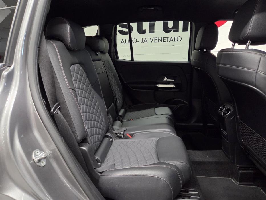 MERCEDES-BENZ GLB 2021