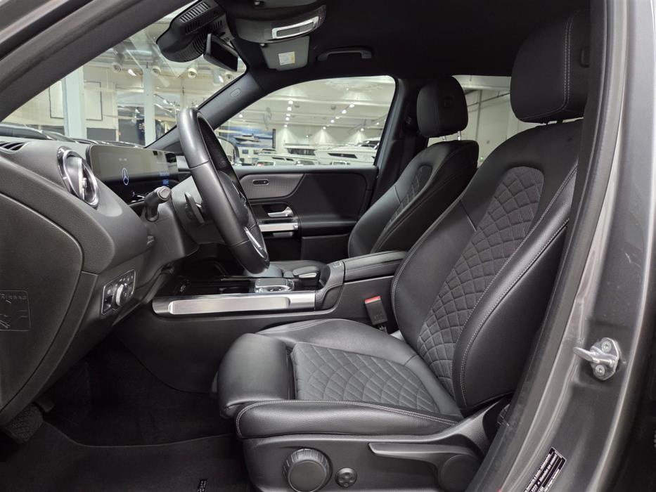MERCEDES-BENZ GLB 2021