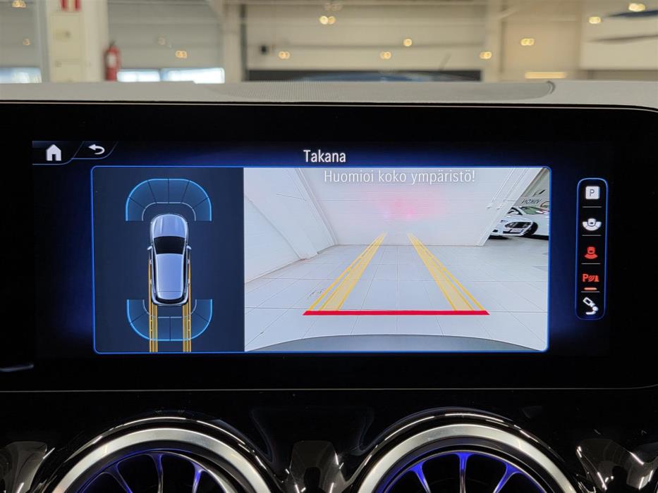 MERCEDES-BENZ EQA 2024