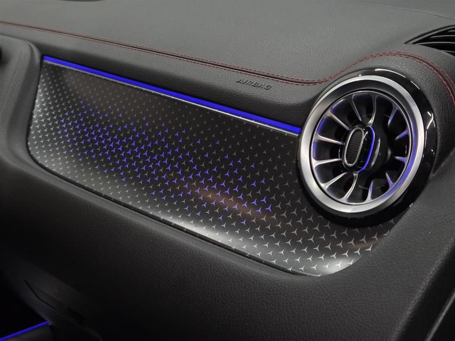 MERCEDES-BENZ EQA 2024