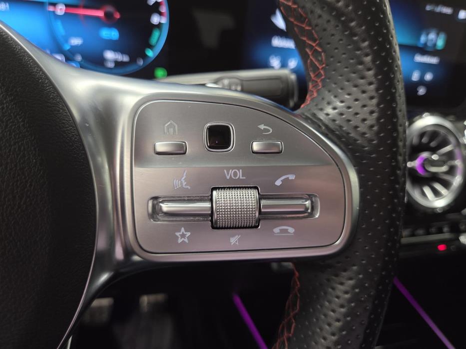MERCEDES-BENZ GLA 2023