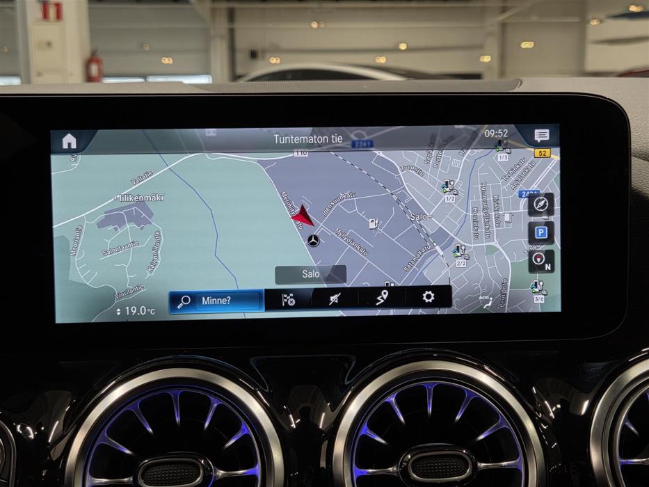 MERCEDES-BENZ GLA 2023