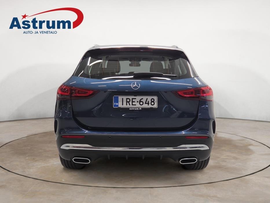 MERCEDES-BENZ GLA 2023