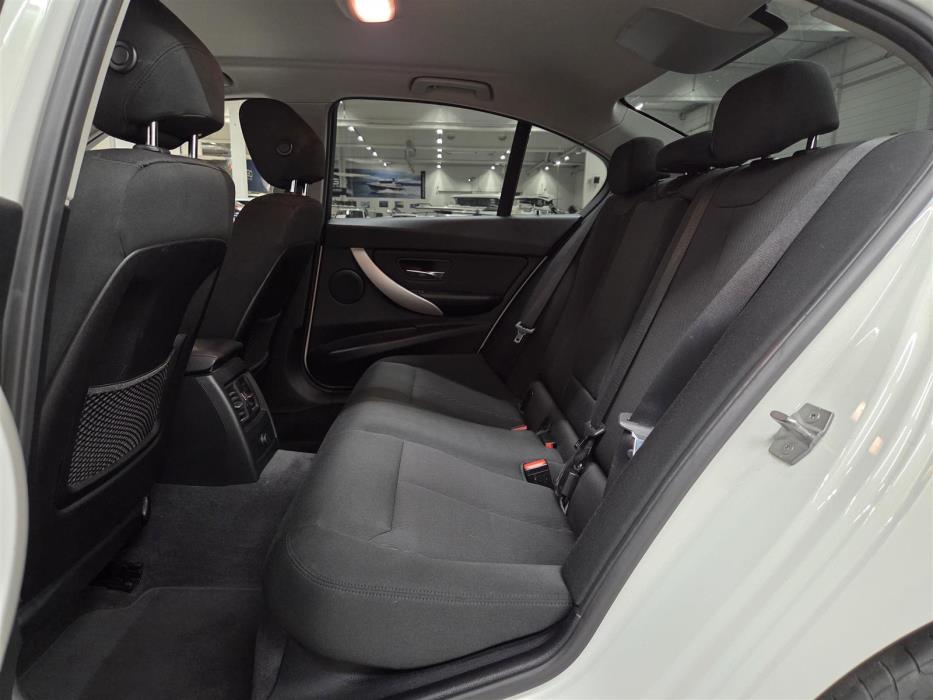 BMW 320 2016