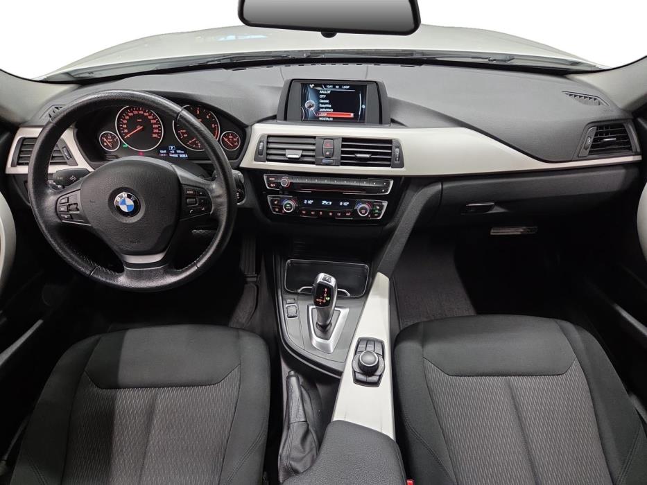 BMW 320 2016