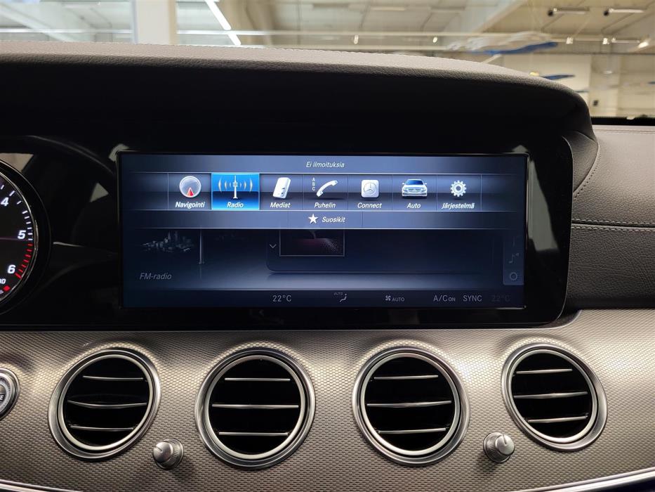 MERCEDES-BENZ E 2016