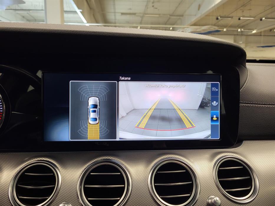MERCEDES-BENZ E 2016