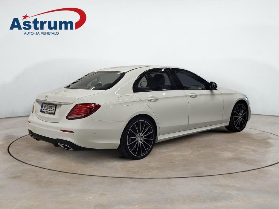 MERCEDES-BENZ E 2016