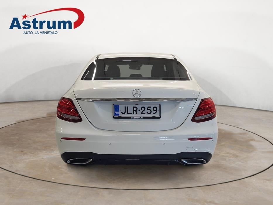 MERCEDES-BENZ E 2016