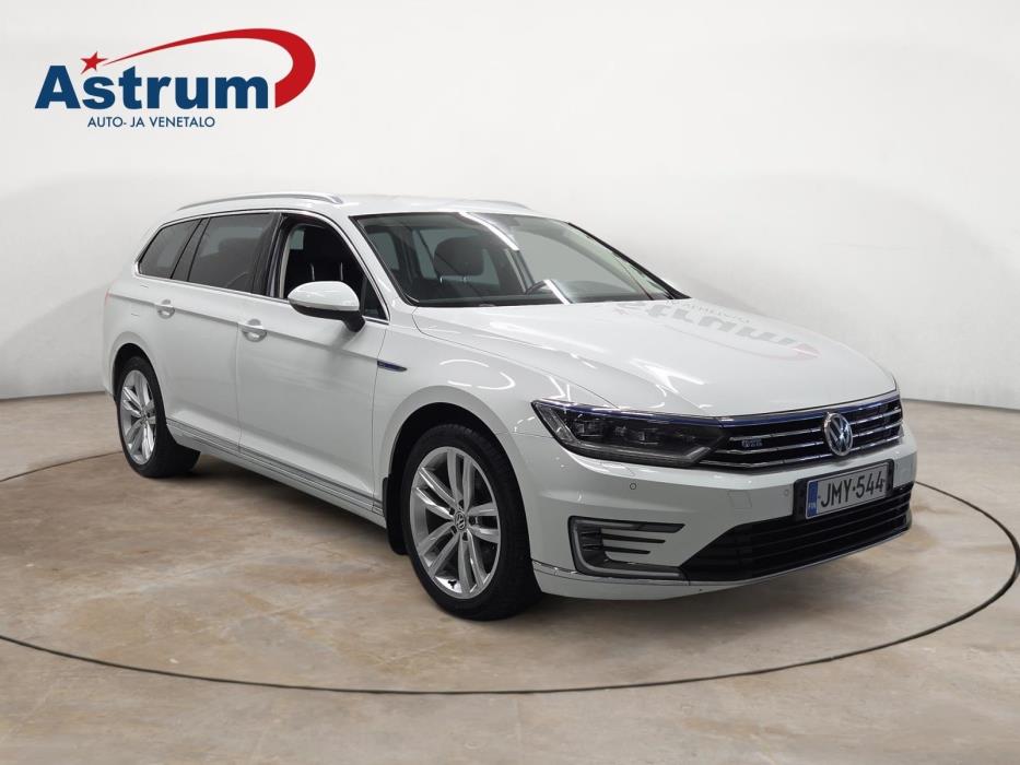 VOLKSWAGEN PASSAT 2018