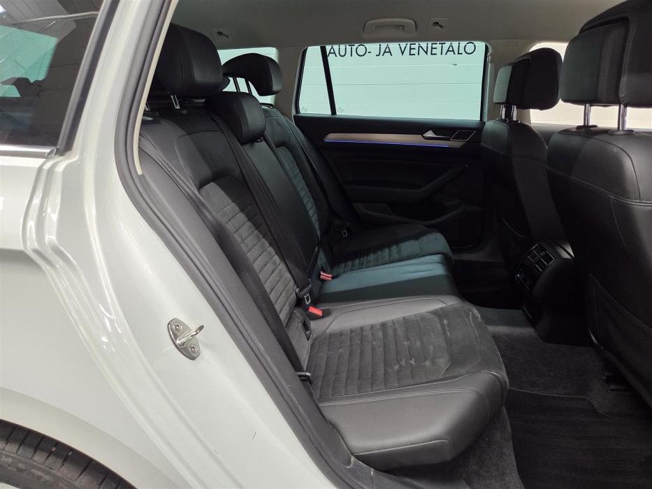 VOLKSWAGEN PASSAT 2018