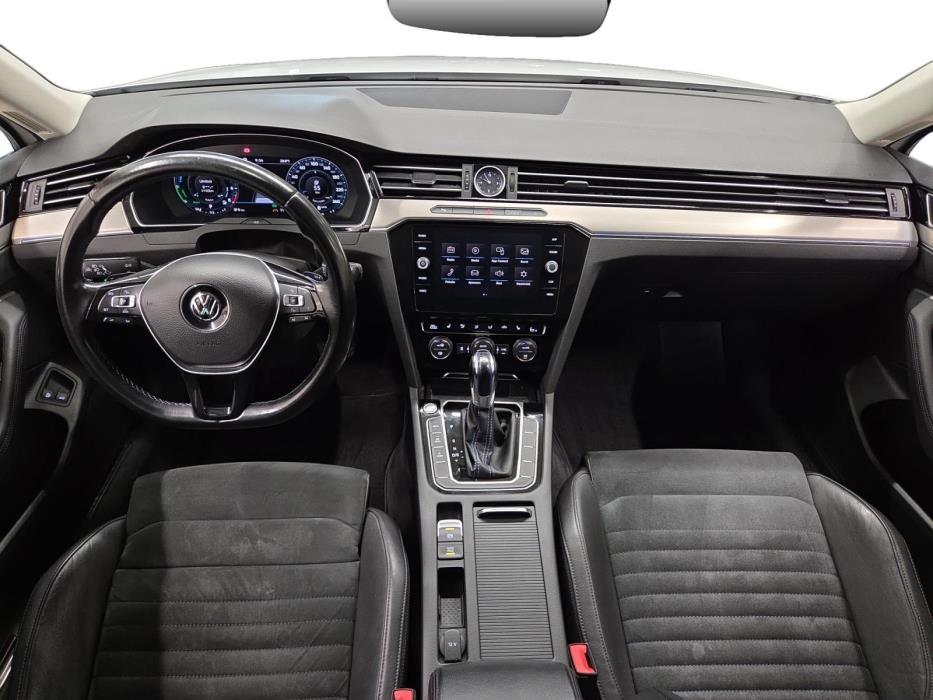 VOLKSWAGEN PASSAT 2018