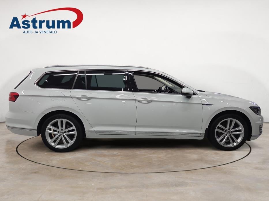 VOLKSWAGEN PASSAT 2018