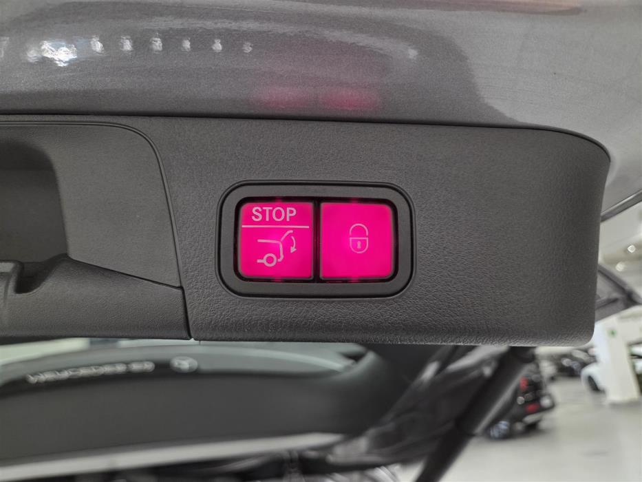 MERCEDES-BENZ EQB 2022