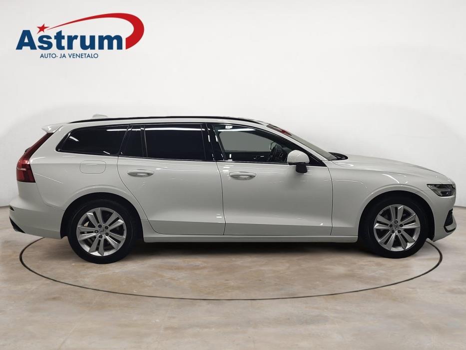 VOLVO V60 2022