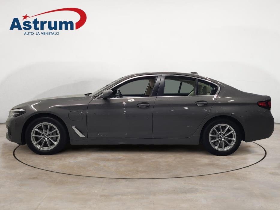 BMW 545 2021