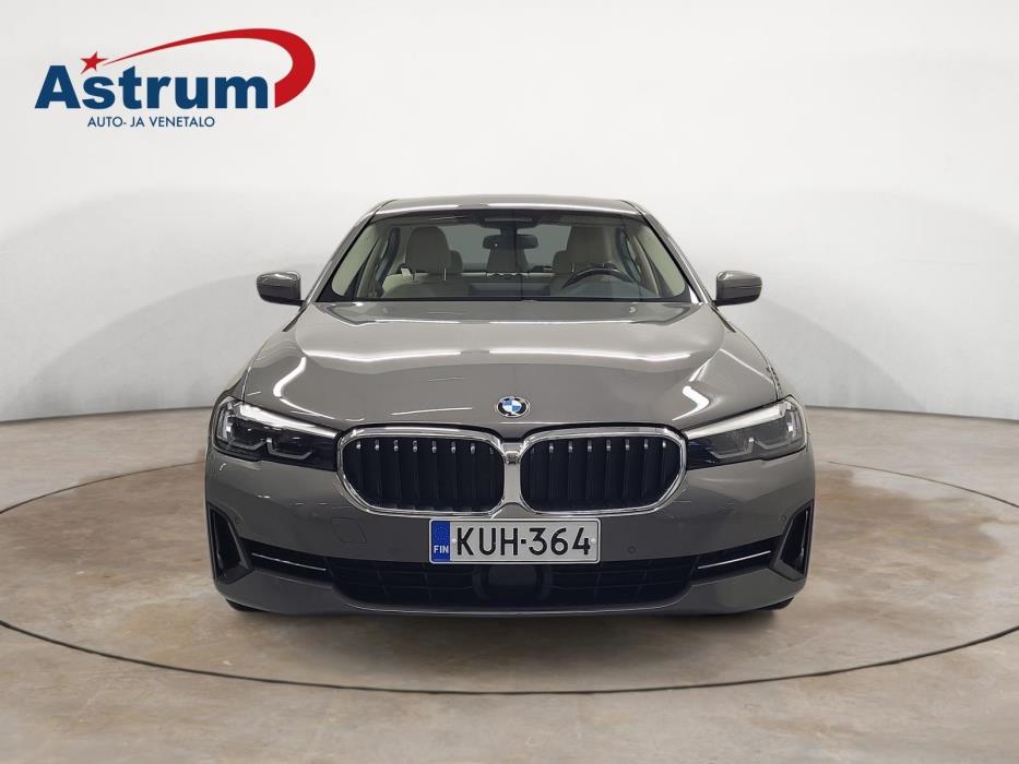 BMW 545 2021