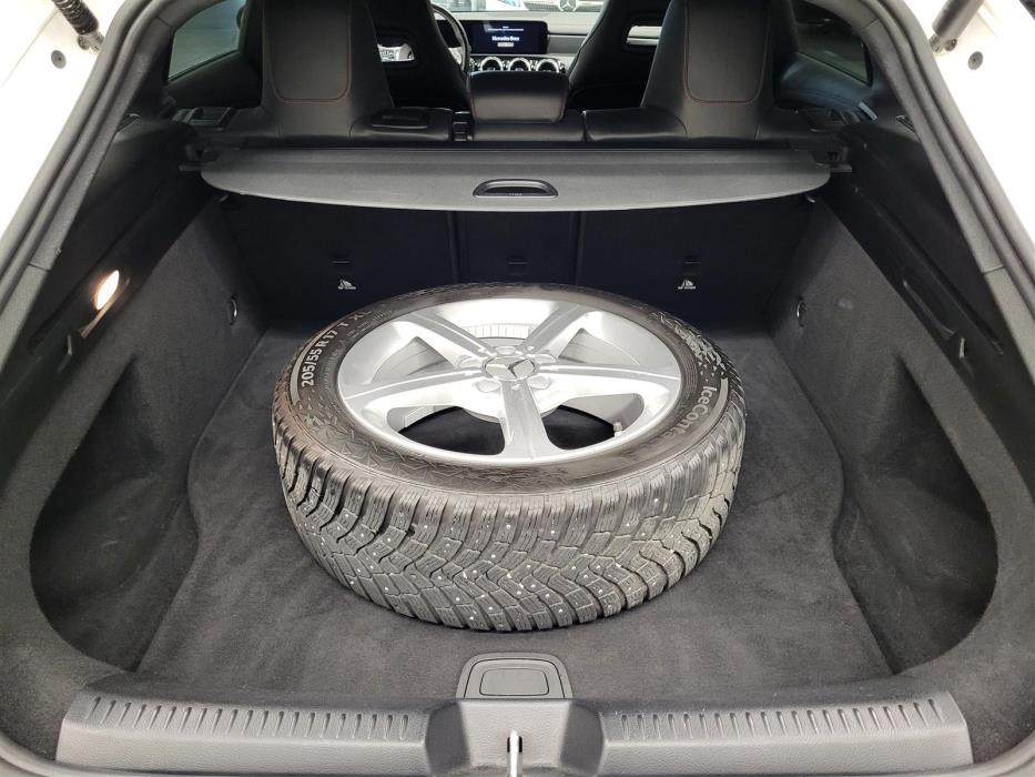 MERCEDES-BENZ CLA 2023