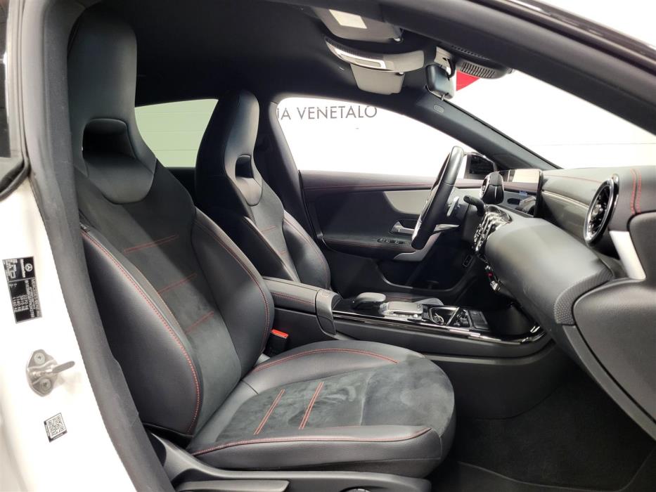 MERCEDES-BENZ CLA 2023