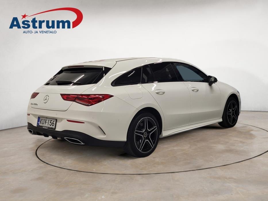 MERCEDES-BENZ CLA 2023
