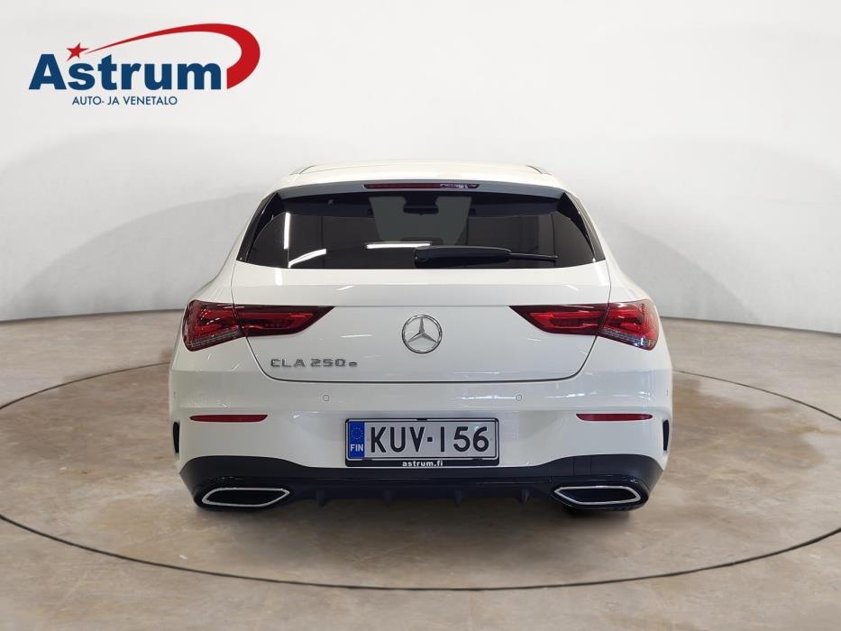 MERCEDES-BENZ CLA 2023
