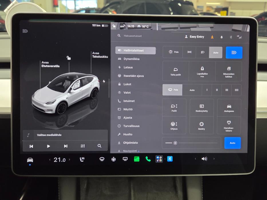 TESLA Model Y 2023