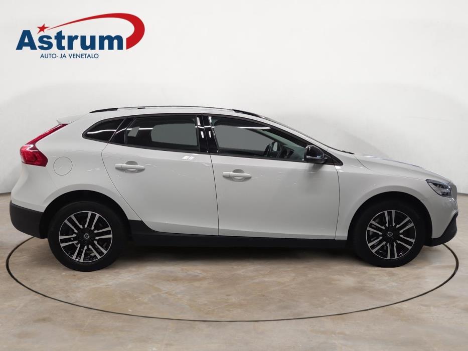 VOLVO V40 Cross Country 2017