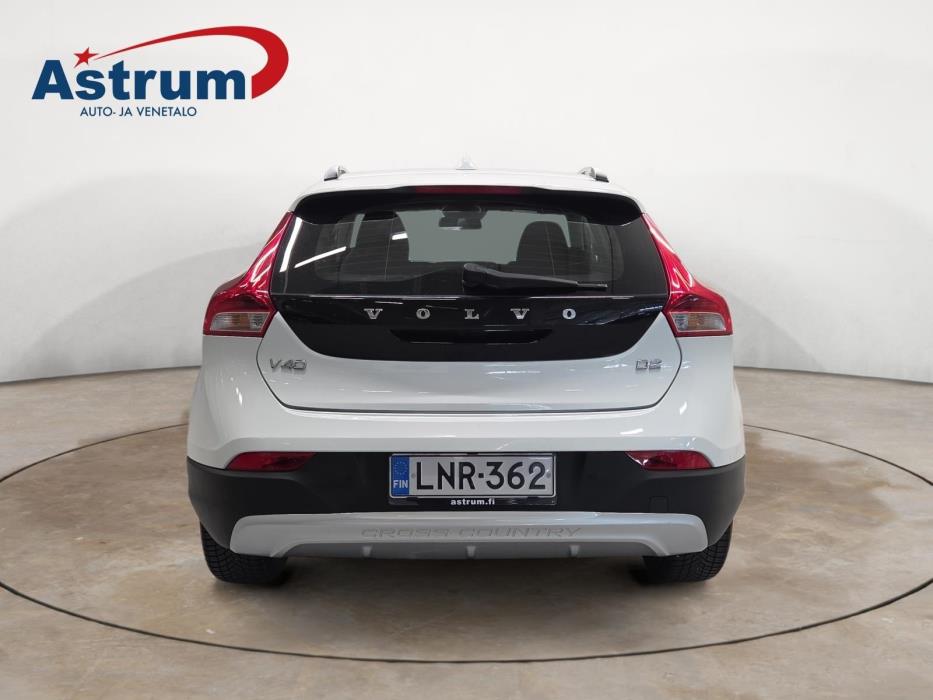 VOLVO V40 Cross Country 2017