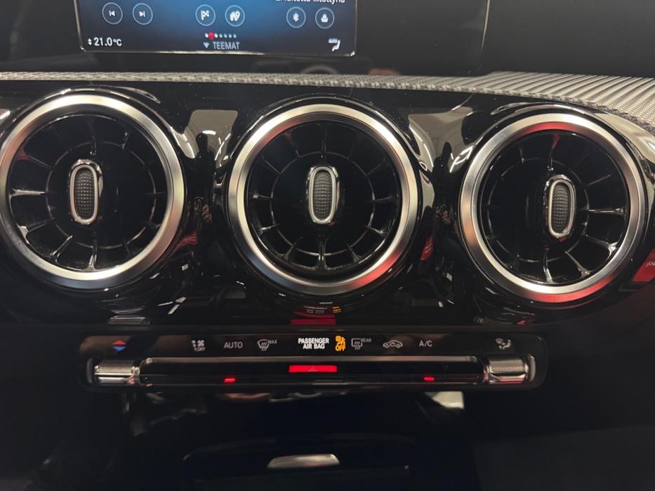 MERCEDES-BENZ A 2018