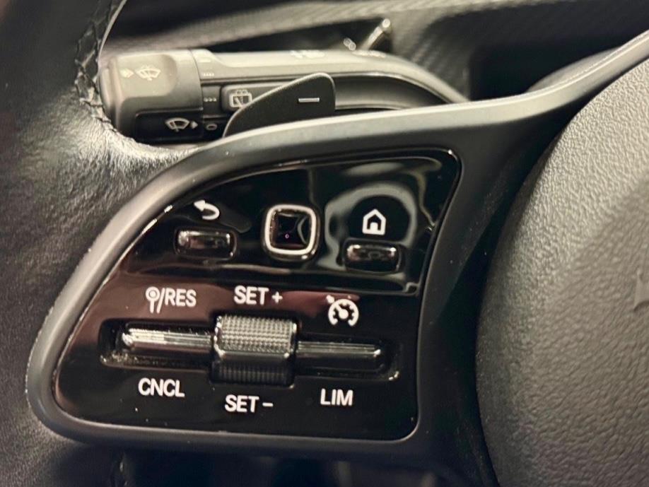 MERCEDES-BENZ A 2018