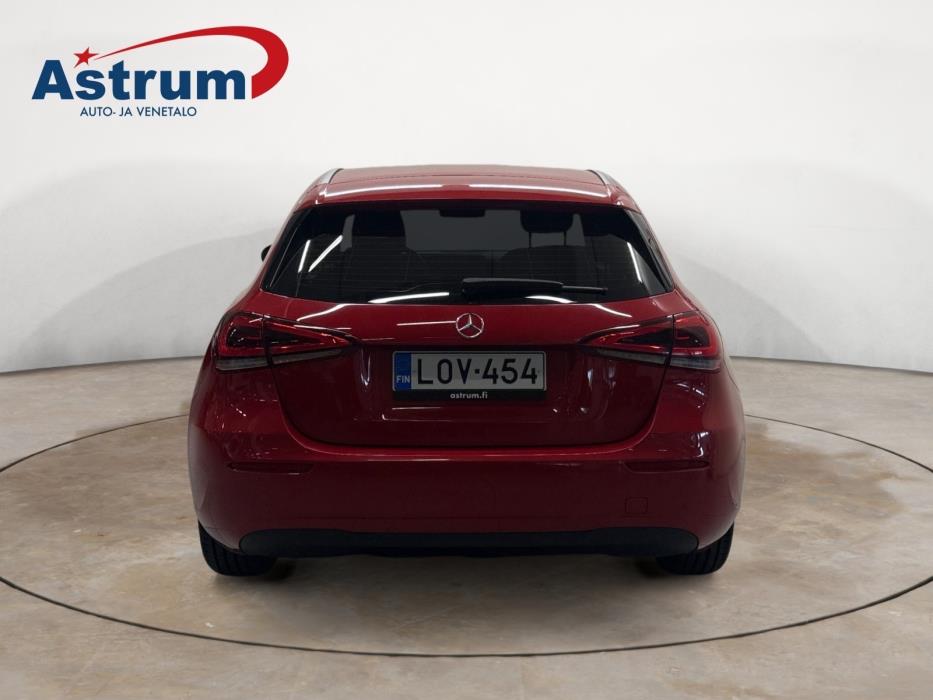 MERCEDES-BENZ A 2018