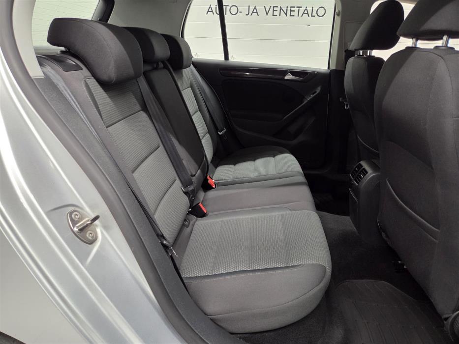 VOLKSWAGEN GOLF 2010
