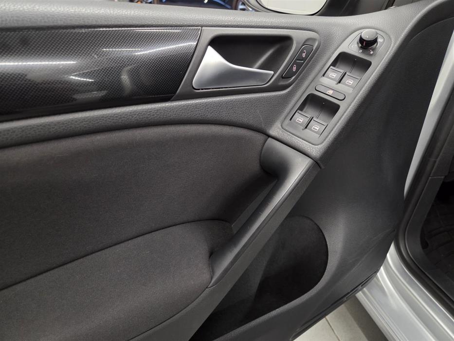 VOLKSWAGEN GOLF 2010