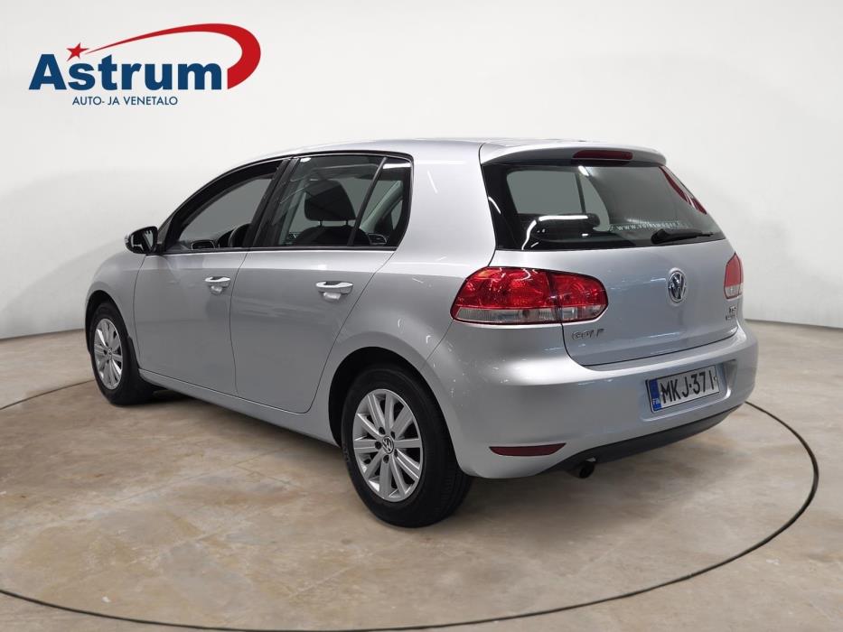 VOLKSWAGEN GOLF 2010