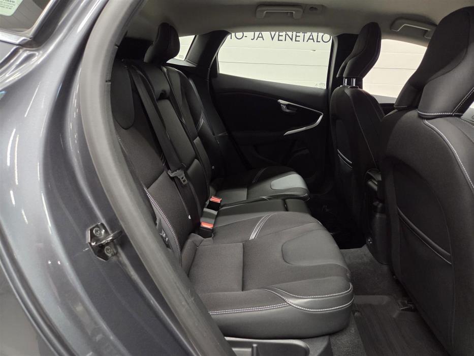 VOLVO V40 2013