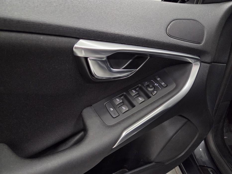VOLVO V40 2013