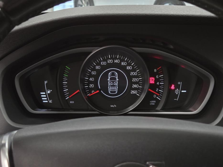 VOLVO V40 2013