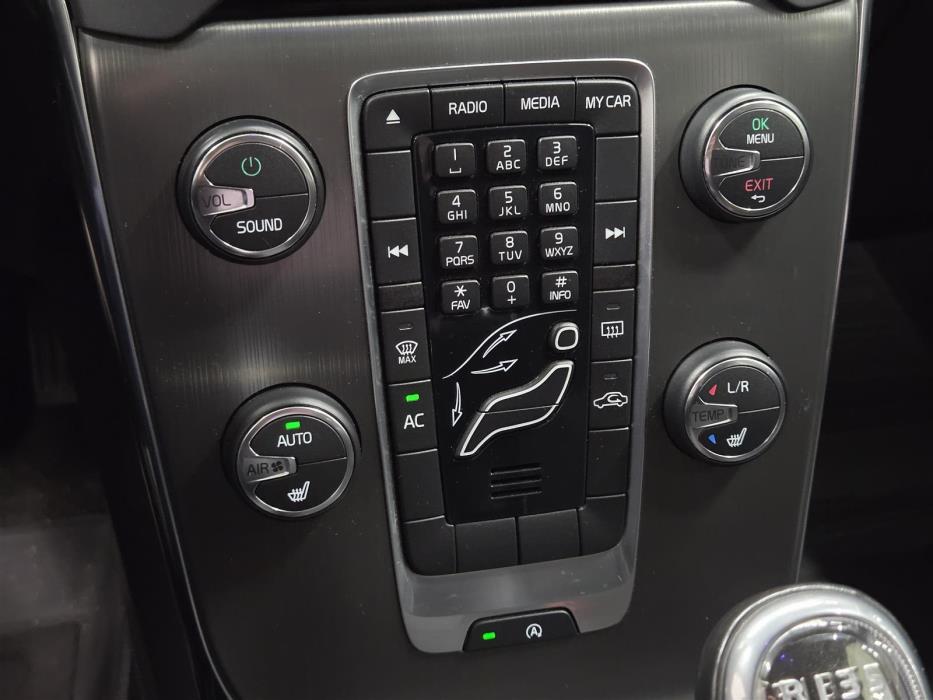 VOLVO V40 2013