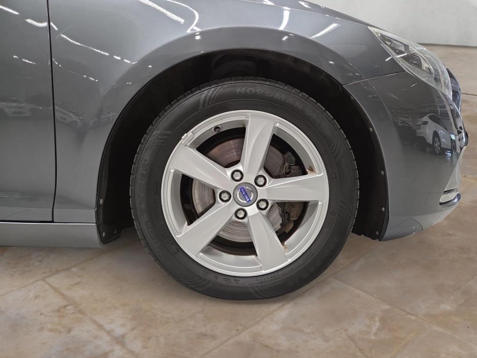 VOLVO V40 2013