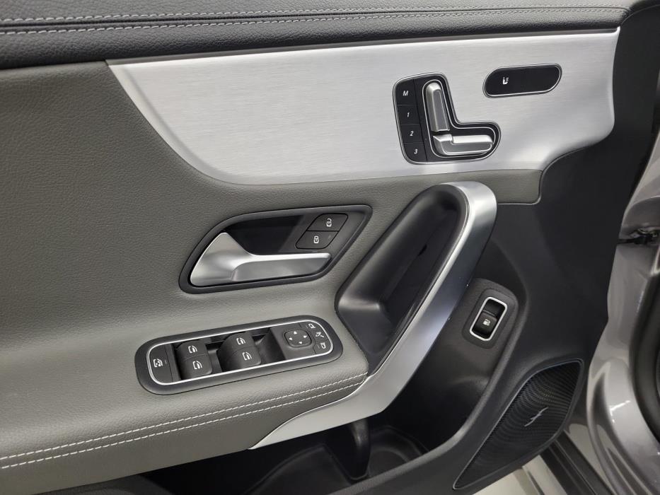 MERCEDES-BENZ CLA 2020