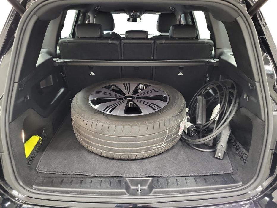 MERCEDES-BENZ EQB 2023