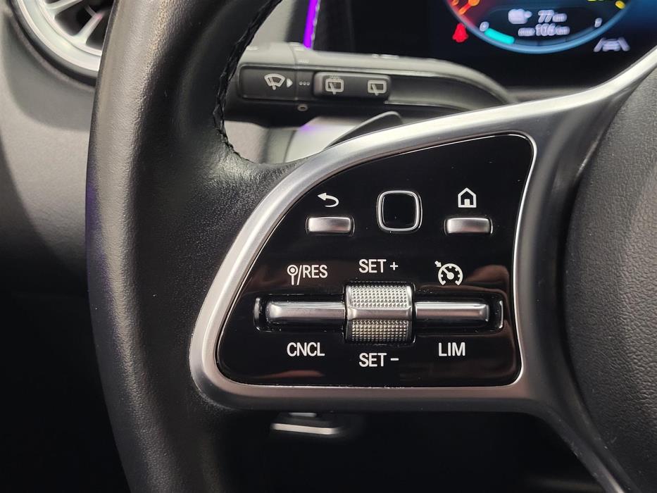 MERCEDES-BENZ EQB 2023