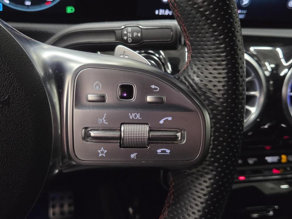 MERCEDES-BENZ A 2019