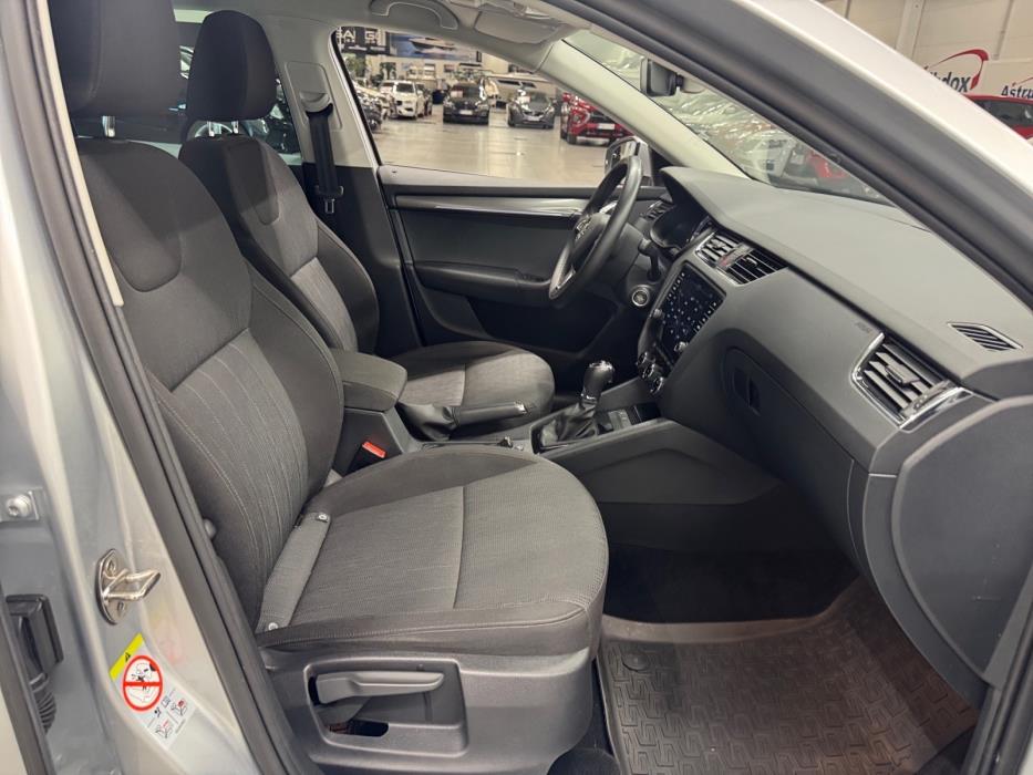 SKODA OCTAVIA 2019
