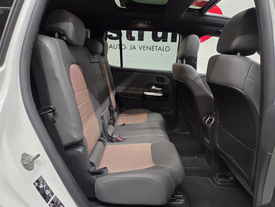MERCEDES-BENZ EQB 2022
