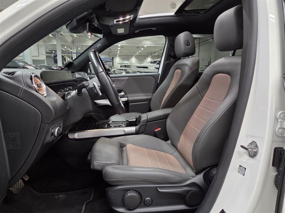 MERCEDES-BENZ EQB 2022