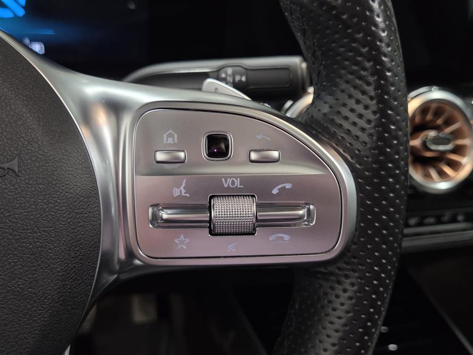 MERCEDES-BENZ EQB 2022