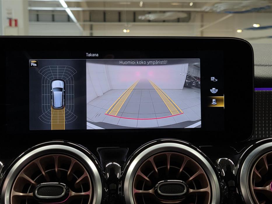 MERCEDES-BENZ EQB 2022