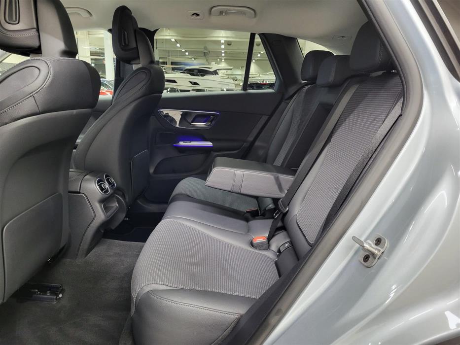 Mercedes-Benz GLC 2025