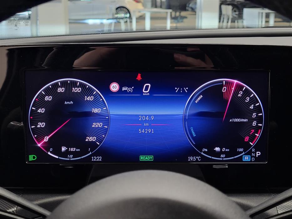 MERCEDES-BENZ C 2023